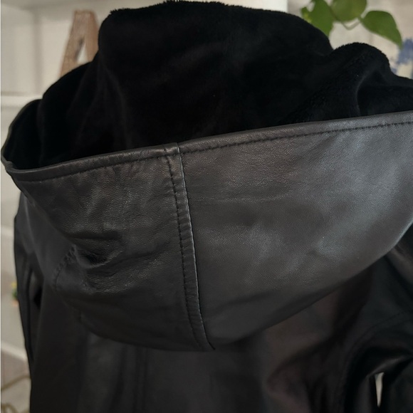 Black Leather‎ Jacket - Picture 7 of 9